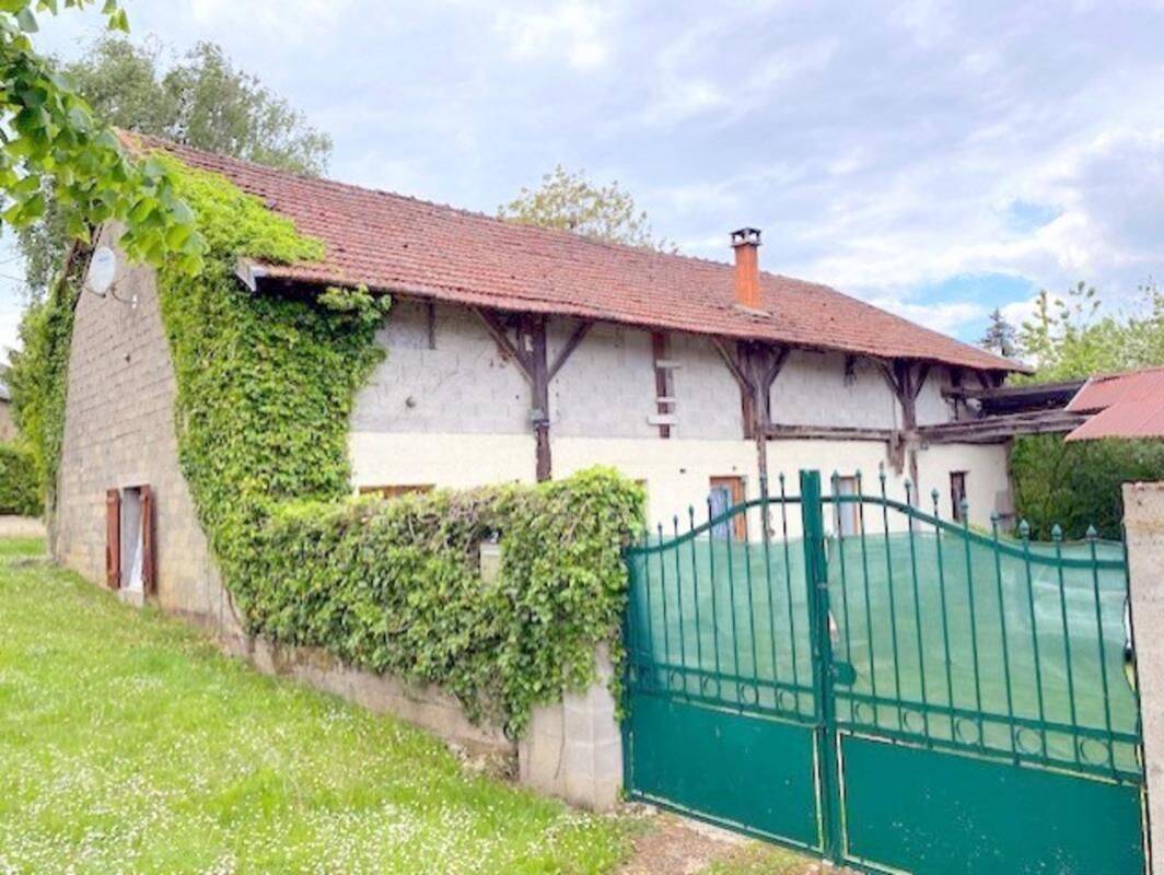 Maison 6 pièces 115 m² · à Cerisiers · 115 m² · 87 000 €