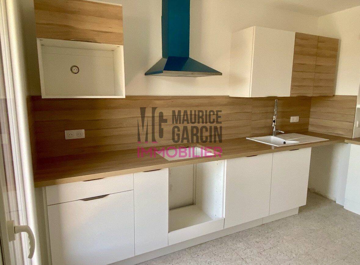 Appartement 4 pièces 80 m² · à Châteaurenard · 80 m² · 970 €