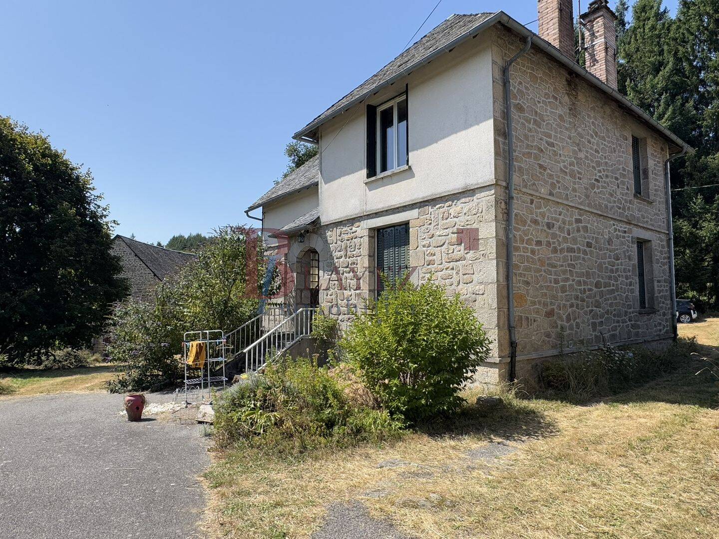Maison 6 pièces 130 m² · à Soudeilles · 130 m² · 158 000 €