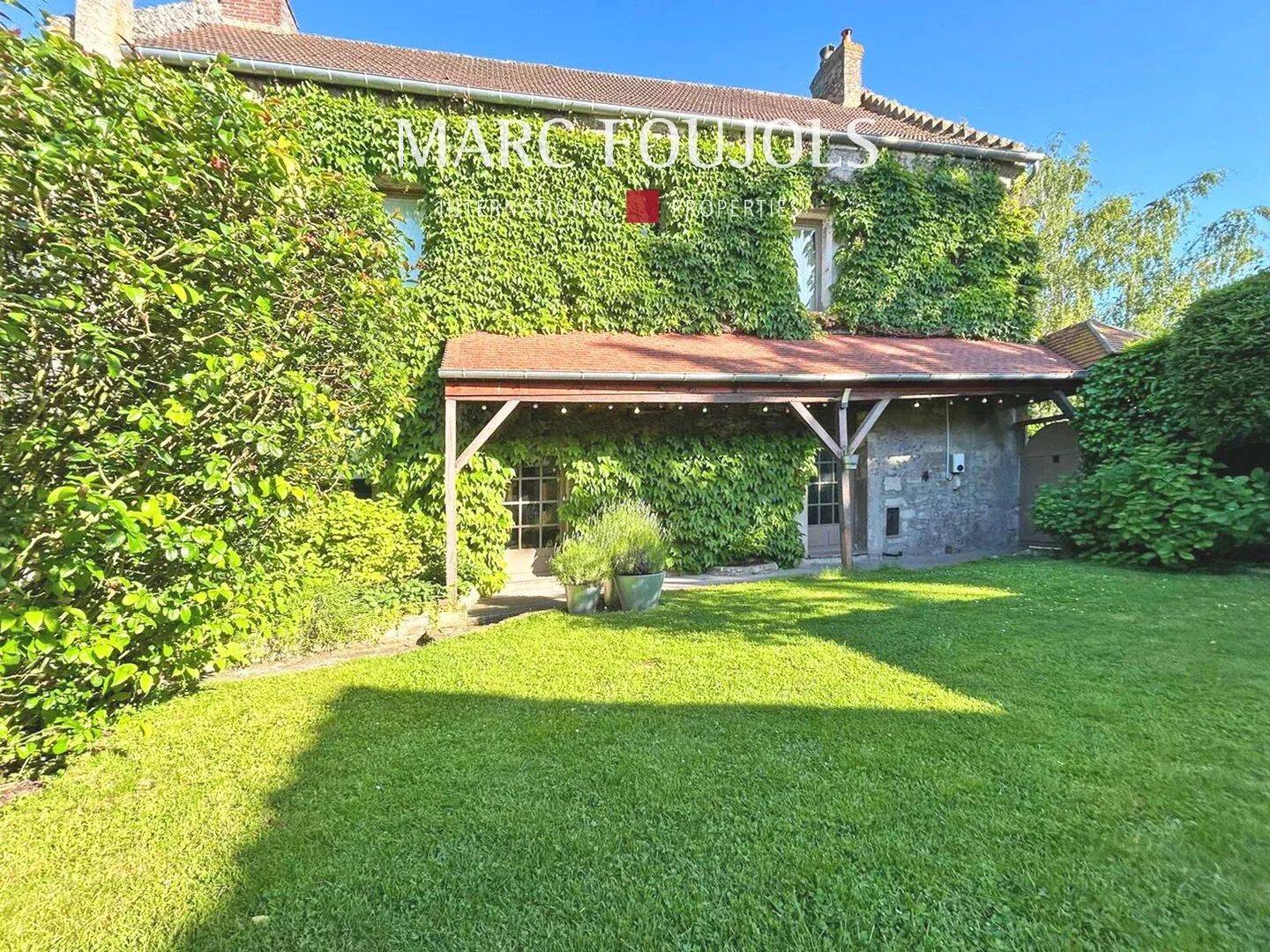 Maison 9 pièces 180 m² · à Senlis · 180 m² · 549 000 €