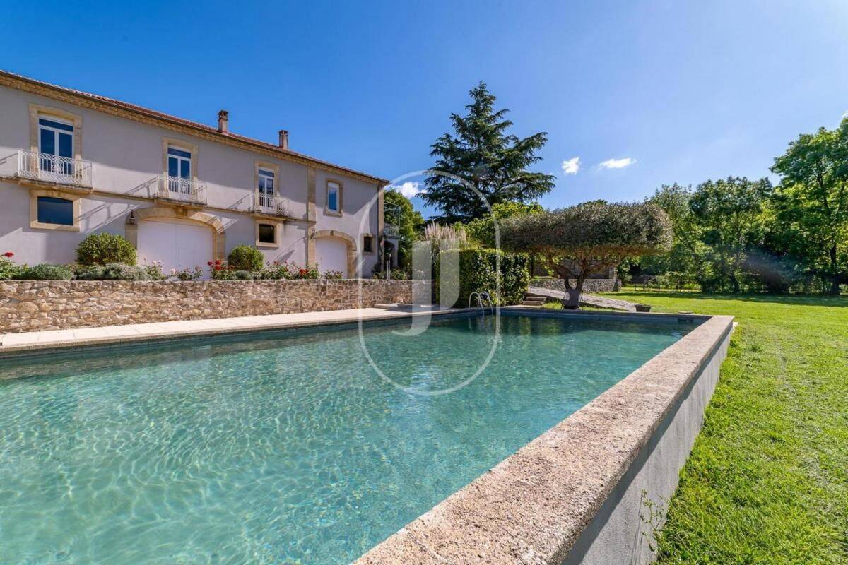Maison 490 m² · à Moulézan · 490 m² · 1 150 000 €