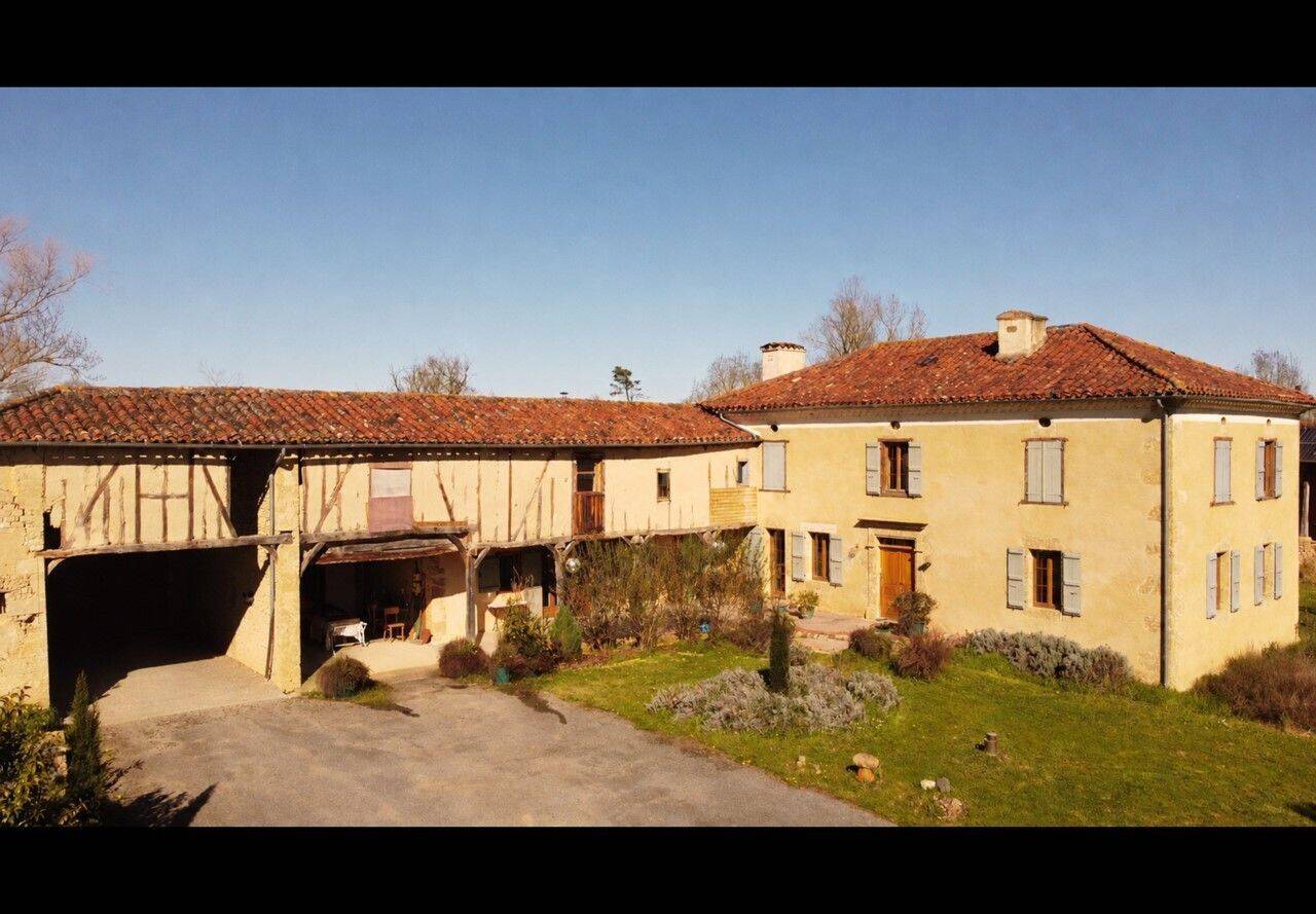 Maison 10 pièces 343 m² · à Masseube · 343 m² · 330 000 €