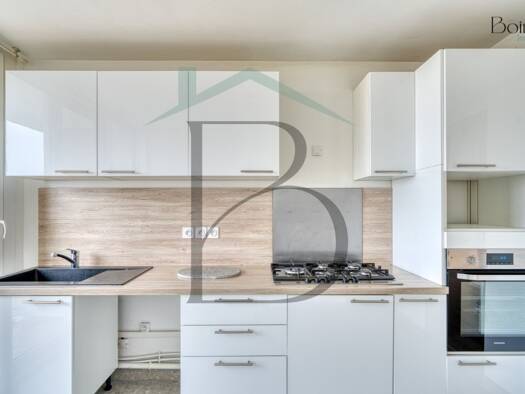 Appartement à vendre 225 000 € 5 pièces 3 chambres 95 m² Étage 8/12 Saint-Priest 69800