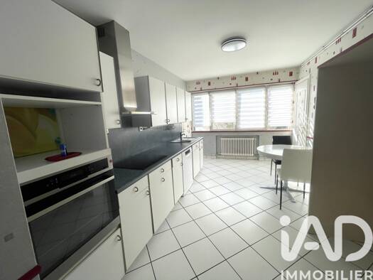 Appartement à vendre 160 000 € 4 pièces 2 chambres 108 m² Étage 1/8 Comboire Échirolles 38130