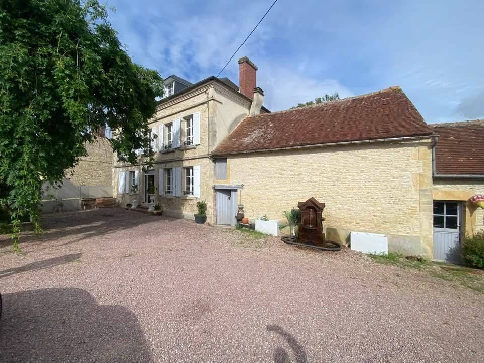 Maison 8 pièces 185 m² · à Saint-Pierre-en-Auge · 185 m² · 320 000 €