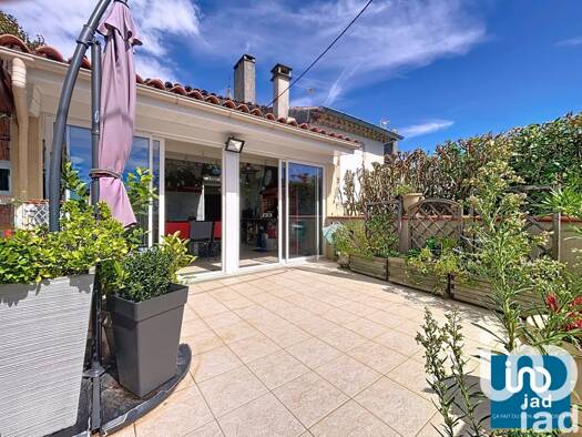 Maison à vendre 230 000 € 8 pièces 4 chambres 176 m² 44 m² de terrain Puycasquier 32120