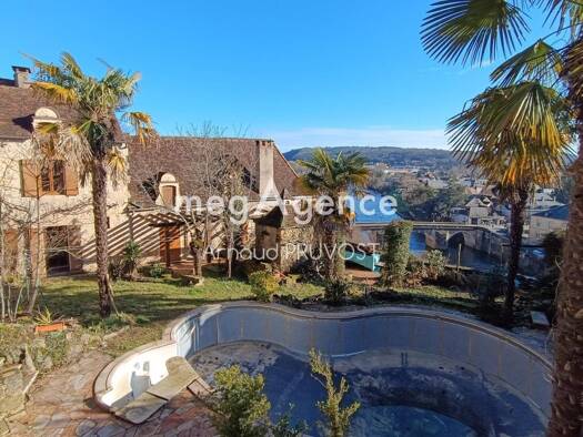 Maison à vendre 277 000 € 5 pièces 2 chambres 145 m² 590 m² de terrain Montignac 24290