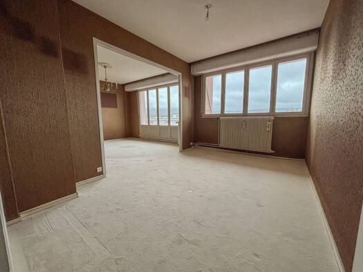 Appartement à vendre 120 000 € 4 pièces 3 chambres 78 m² Étage 4/4 Palente - Orchamps - La Combe Saragosse Besançon 25000