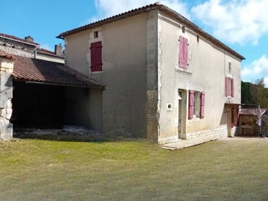 Maison à vendre 98 000 € 3 pièces 2 chambres 67 m² 1 244 m² de terrain Saint-Mary 16260