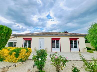 Maison de plain-pied à vendre 298 000 € 4 pièces 3 chambres 106 m² 669 m² de terrain Saint-Germain-du-Puch 33750