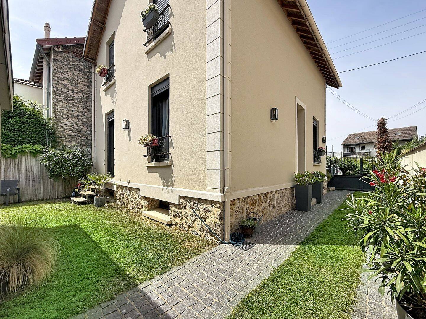Maison 6 pièces 120 m² · à Chatou · 120 m² · 750 000 €