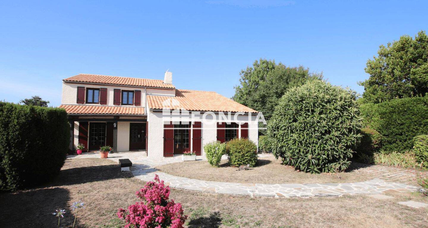 Maison 6 pièces 175 m² · à Salles-sur-Mer · 175,2 m² · 479 500 €