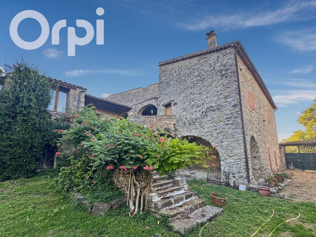 Maison 5 pièces 250 m² · à Saint-Julien-les-Rosiers · 250 m² · 525 000 €