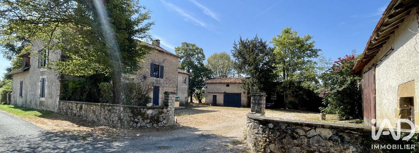 Maison 11 pièces 186 m² · à Thiviers · 186 m² · 215 000 €