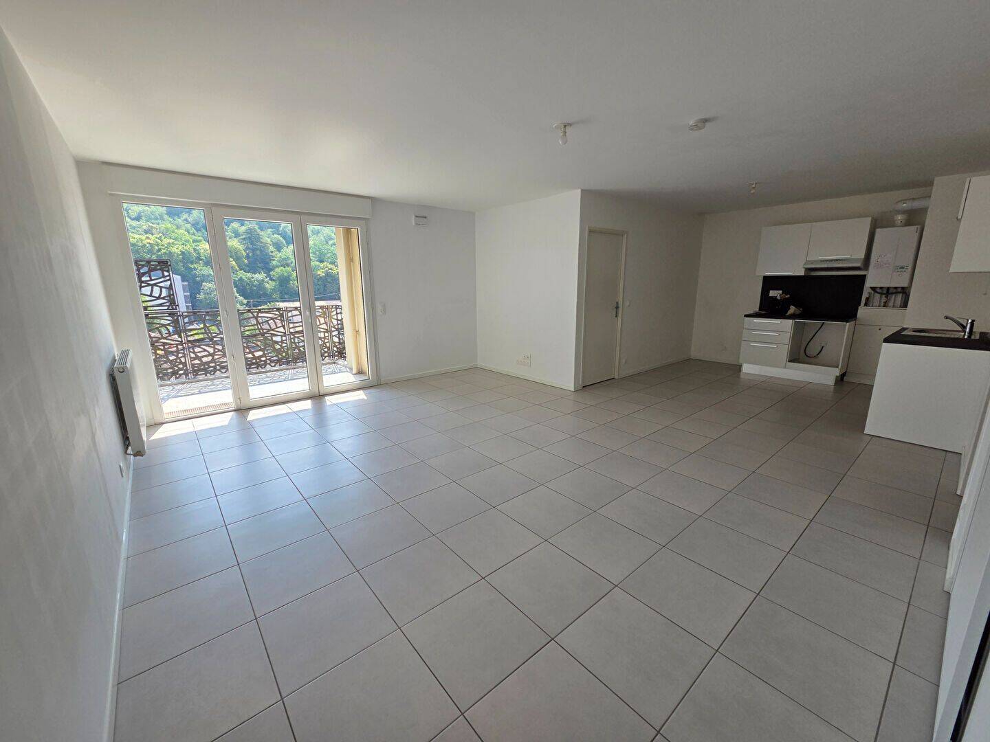 Appartement 3 pièces 76 m² · à Cenon · 75,7 m² · 982 €