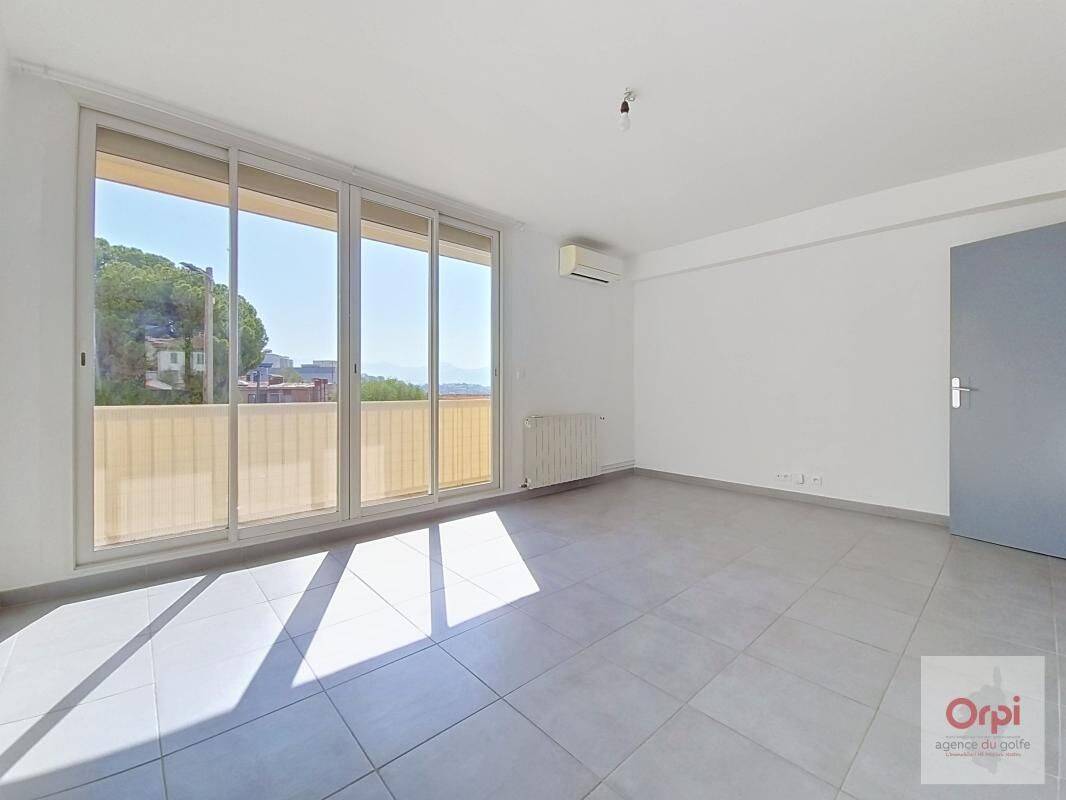 Appartement 4 pièces 83 m² · à Ajaccio · 83 m² · 1 050 €