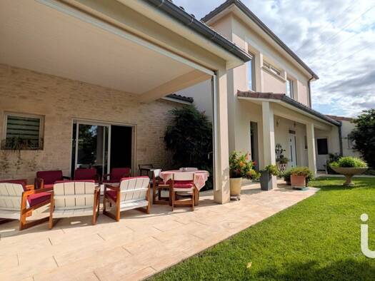 Maison à vendre 545 000 € 6 pièces 3 chambres 218 m² 723 m² de terrain Catalins-Gondole Montélimar 26200