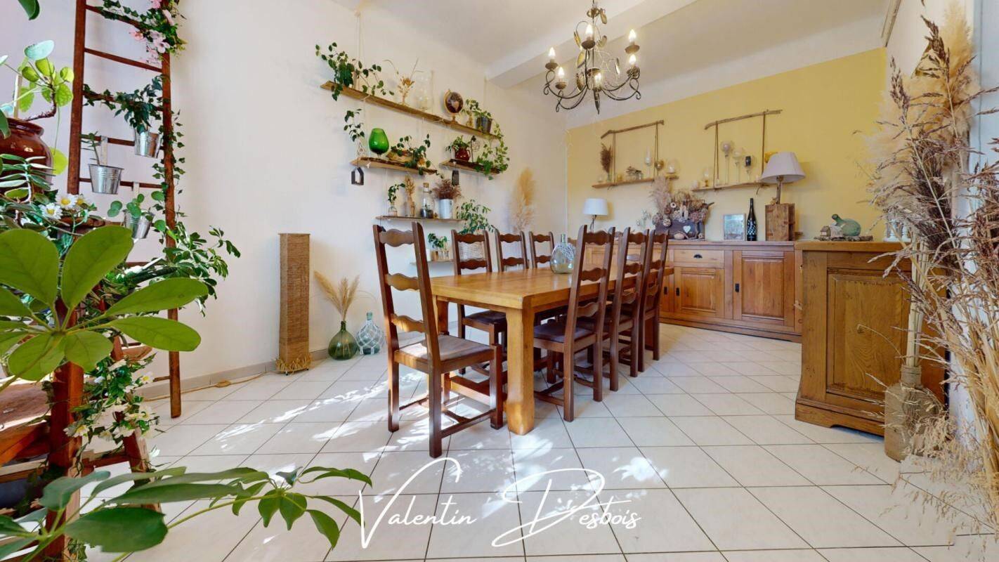 Maison 9 pièces 209 m² · à Caunes-Minervois · 209 m² · 235 000 €
