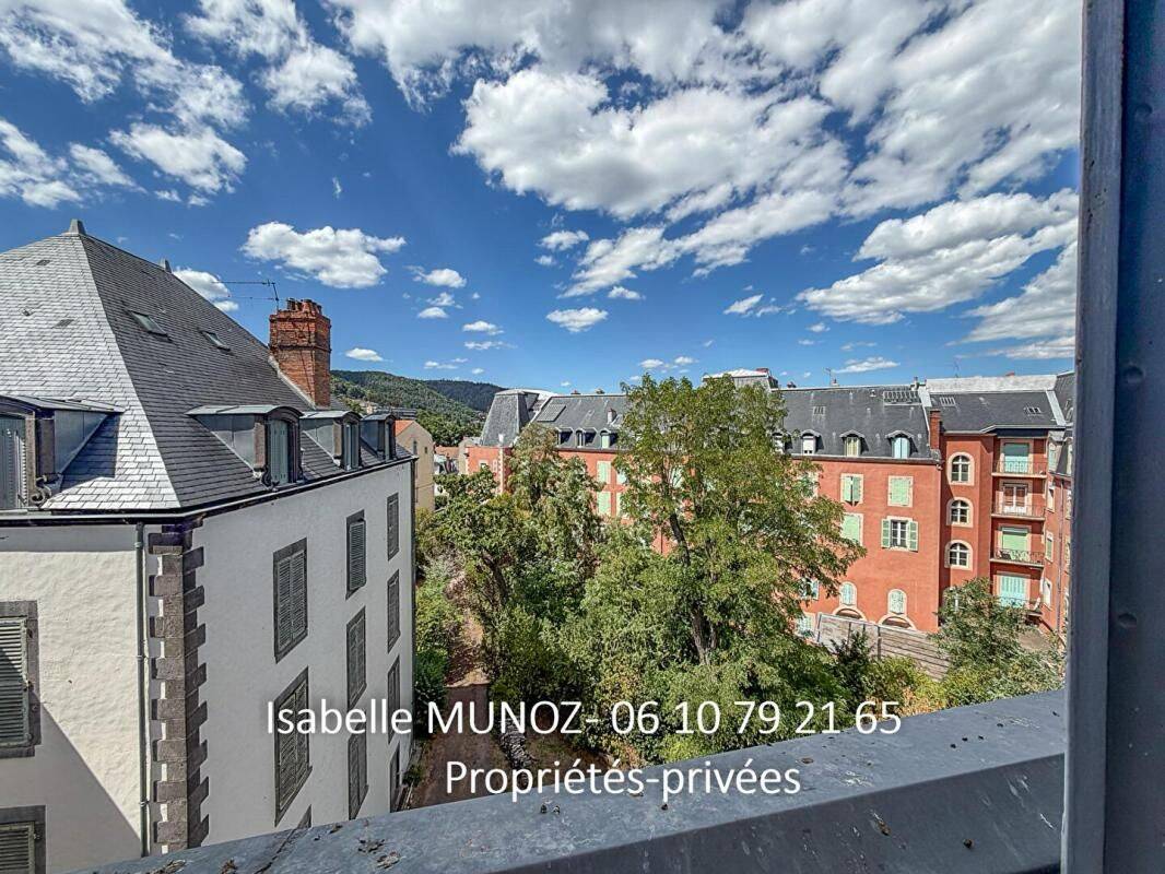 Appartement 5 pièces 101 m² · à Chamalières · 100,6 m² · 226 000 €