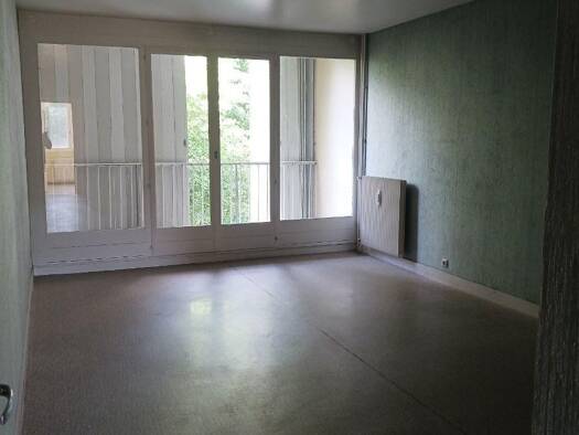 Appartement à vendre 47 925 € 3 pièces 2 chambres 65 m² 2ème étage Bar-sur-Seine 10110