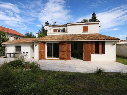 Maison à vendre 390 000 € 8 pièces 5 chambres 165 m² 830 m² de terrain La Tourtelle Aubagne 13400