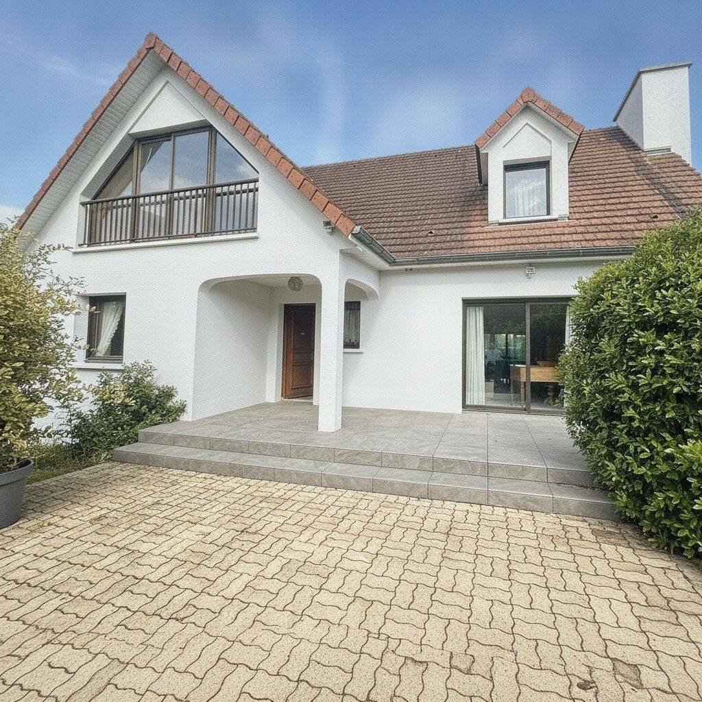 Maison 8 pièces 200 m² · à Daix · 200 m² · 629 000 €