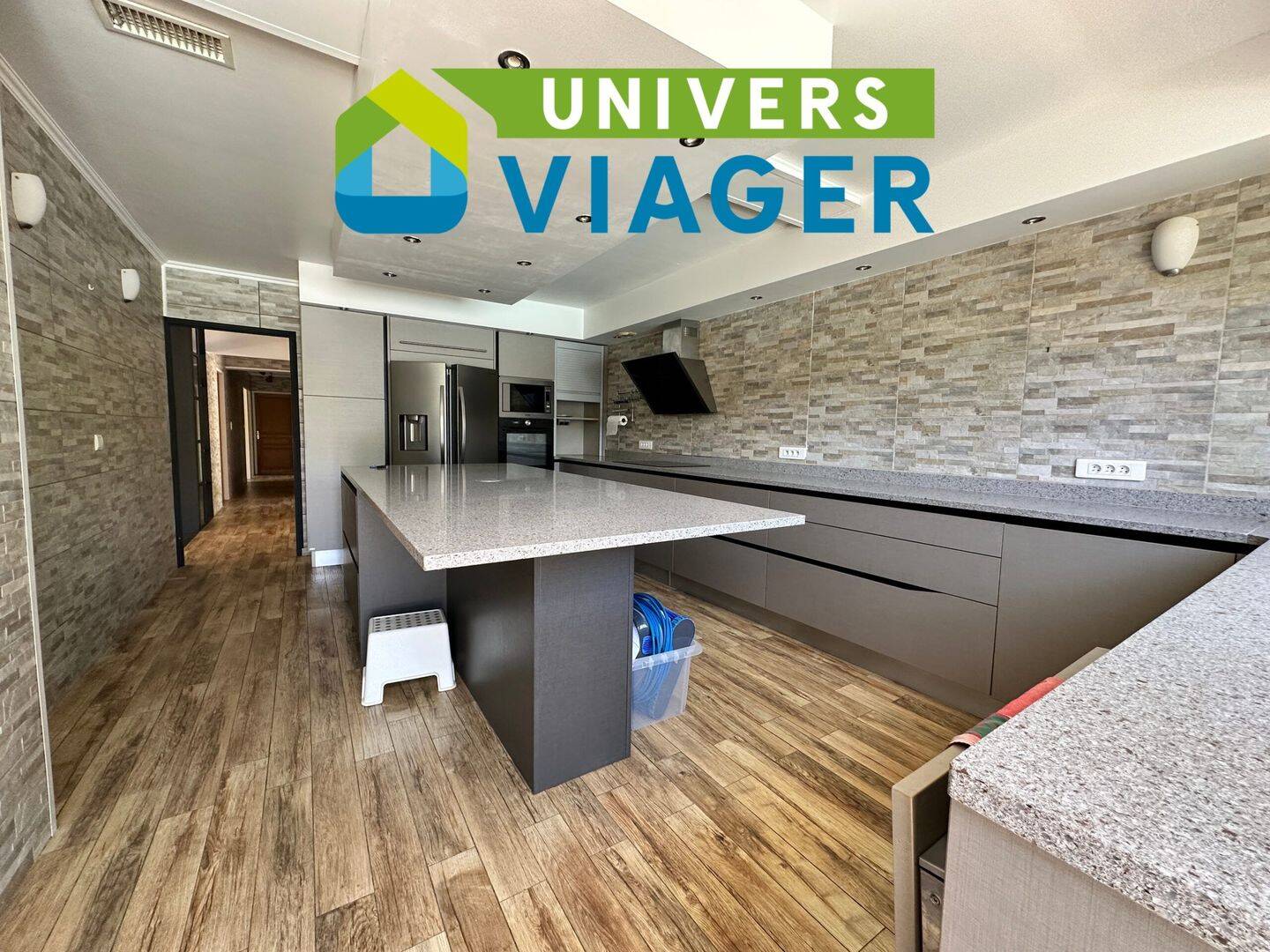 Maison 6 pièces 183 m² · à Meyrannes · 183 m² · 166 000 €