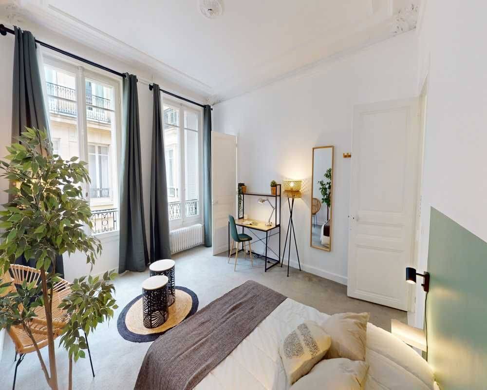 Appartement 7 pièces 230 m² · à Paris 17ème Arrondissement · 230 m² · 1 690 €