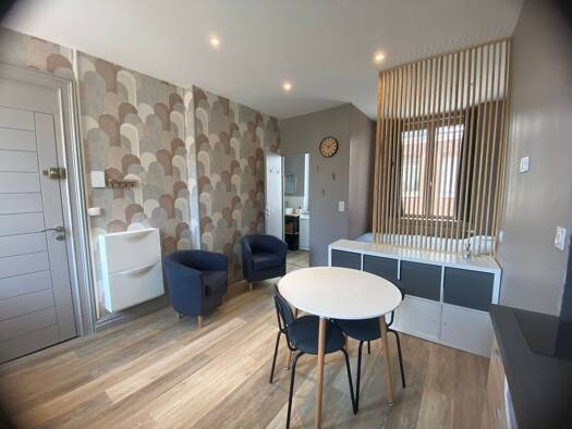 Appartement à louer 545 € 1 pièce 21 m² Étage 1/2 disponible dès maintenant Hôtel de Ville-Lafayette Calais 62100