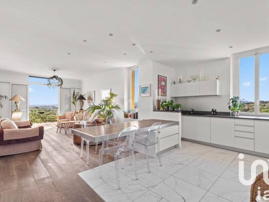 Appartement à vendre 540 000 € 4 pièces 3 chambres 108 m² Étage 4/5 Counillier Valescure Fréjus 83600