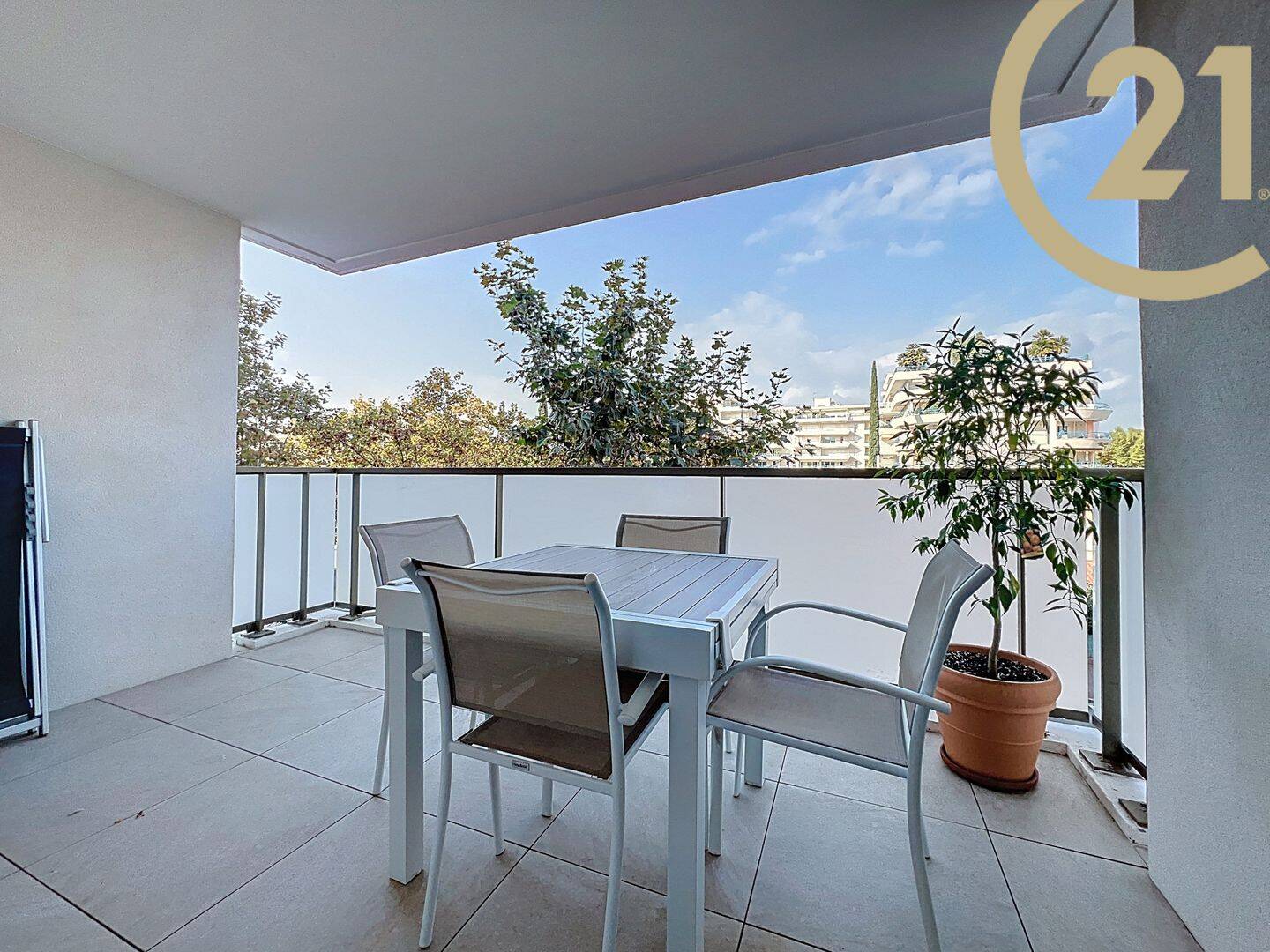 Appartement 2 pièces 45 m² · à Fréjus · 45,1 m² · 852 €