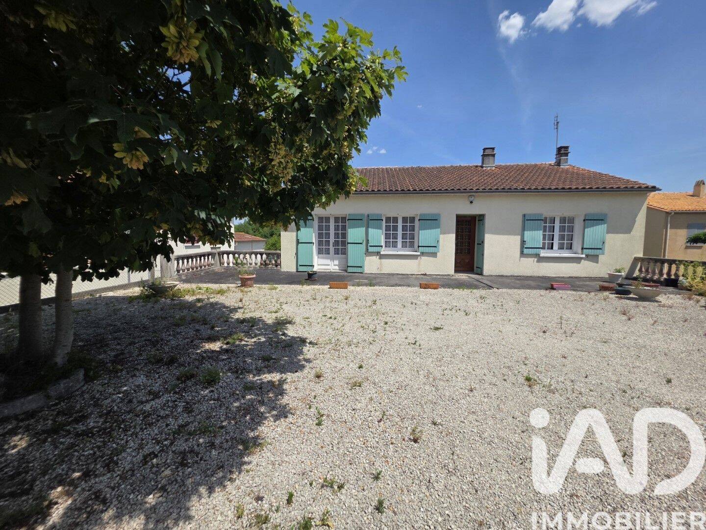 Maison 7 pièces 121 m² · à Aigre · 121 m² · 149 500 €