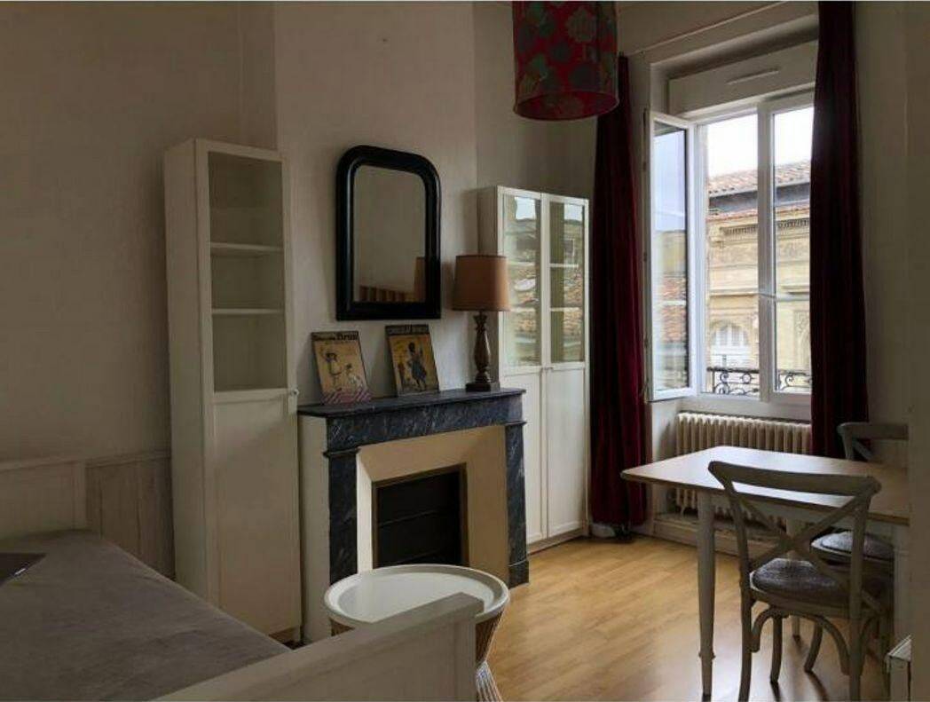 Appartement 2 pièces 37 m² · à Bordeaux · 37 m² · 825 €