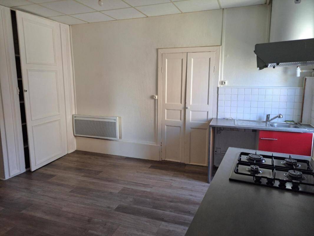 Appartement 3 pièces 63 m² · à Saint-Pierre-de-Bœuf · 63 m² · 600 €