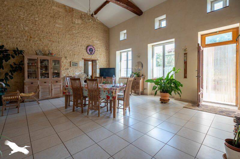 Maison 4 pièces 175 m² · à Mirambeau · 175 m² · 272 896 €