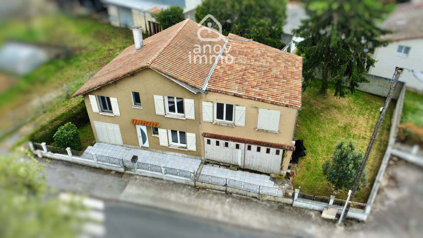 Maison 7 pièces 149 m² · à Valence-en-Poitou · 149 m² · 149 000 €