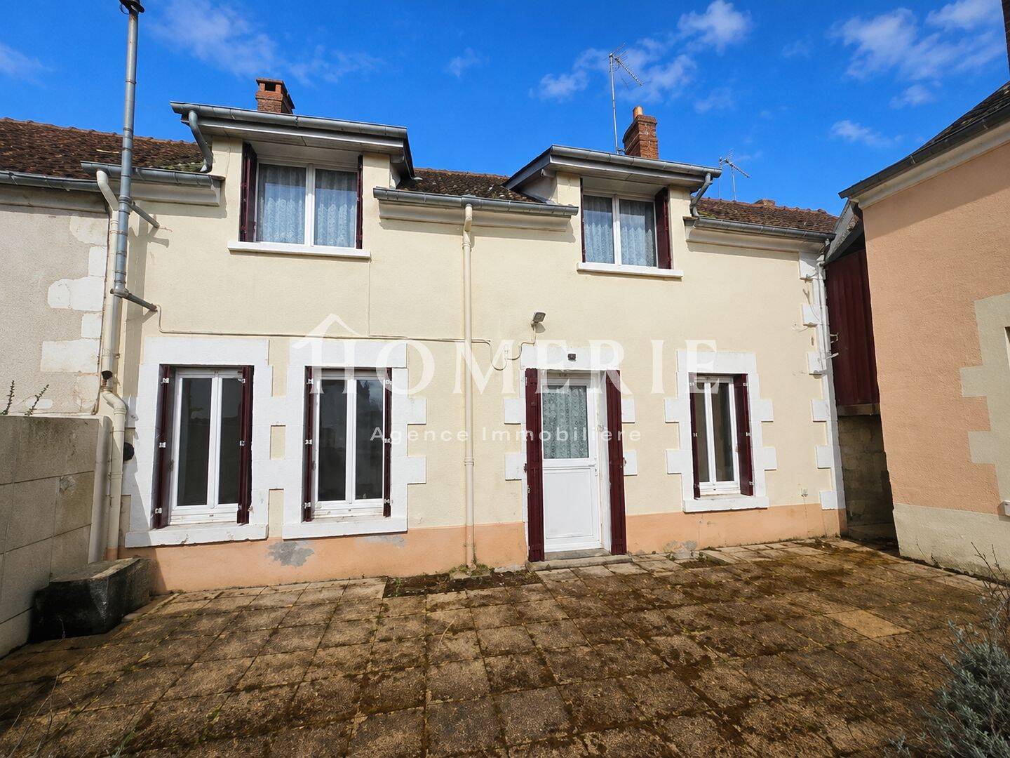 Maison 4 pièces 85 m² · à Veaugues · 85 m² · 33 000 €