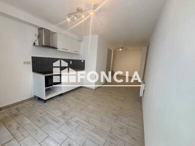 Maison de ville à louer 545 € 3 pièces 2 chambres 54,5 m² Nord Barbezieux-Saint-Hilaire 16300