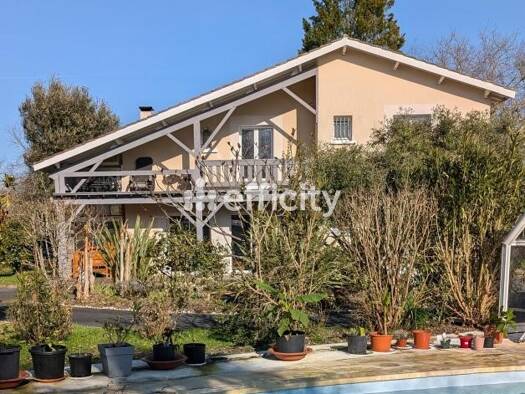Maison à vendre 322 400 € 5 pièces 4 chambres 140 m² 2 400 m² de terrain Gaillan-en-Médoc 33340