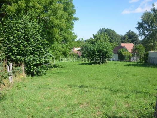 Terrain constructible viabilisé à vendre 54 000 € 2 300 m² de terrain Thiescourt 60310