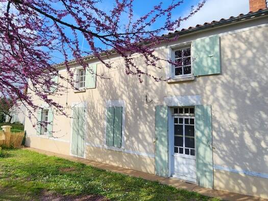 Maison à vendre 189 000 € 5 pièces 3 chambres 152 m² 5 090 m² de terrain La Caillère-Saint-Hilaire 85410