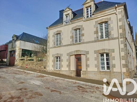 Maison à vendre 402 000 € 10 pièces 9 chambres 300 m² 330 m² de terrain Baud 56150