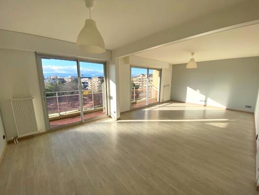 Appartement à louer 1 935 € 4 pièces 3 chambres 112 m² Étage 4/5 Moellesulaz-Pont Noir Gaillard 74240