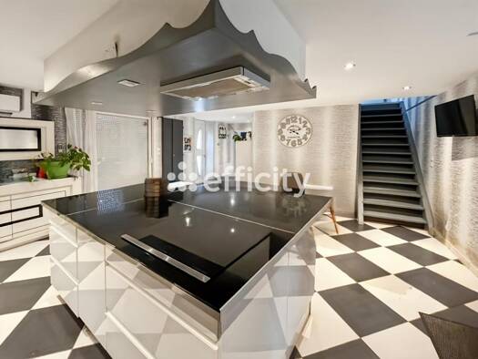 Maison de ville à vendre 261 000 € 5 pièces 3 chambres 150 m² 870 m² de terrain Saint-Sulpice-de-Cognac 16370