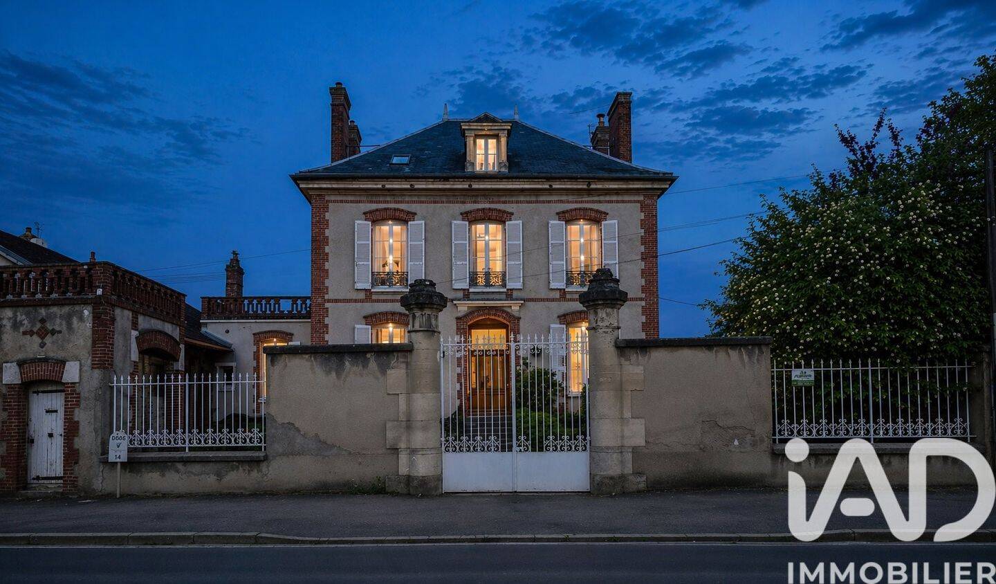 Maison 8 pièces 276 m² · à Pont-sur-Yonne · 276 m² · 324 000 €