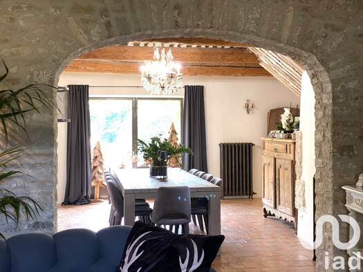 Mas à vendre 2 500 000 € 14 pièces 8 chambres 420 m² 20 000 m² de terrain Gordes 84220