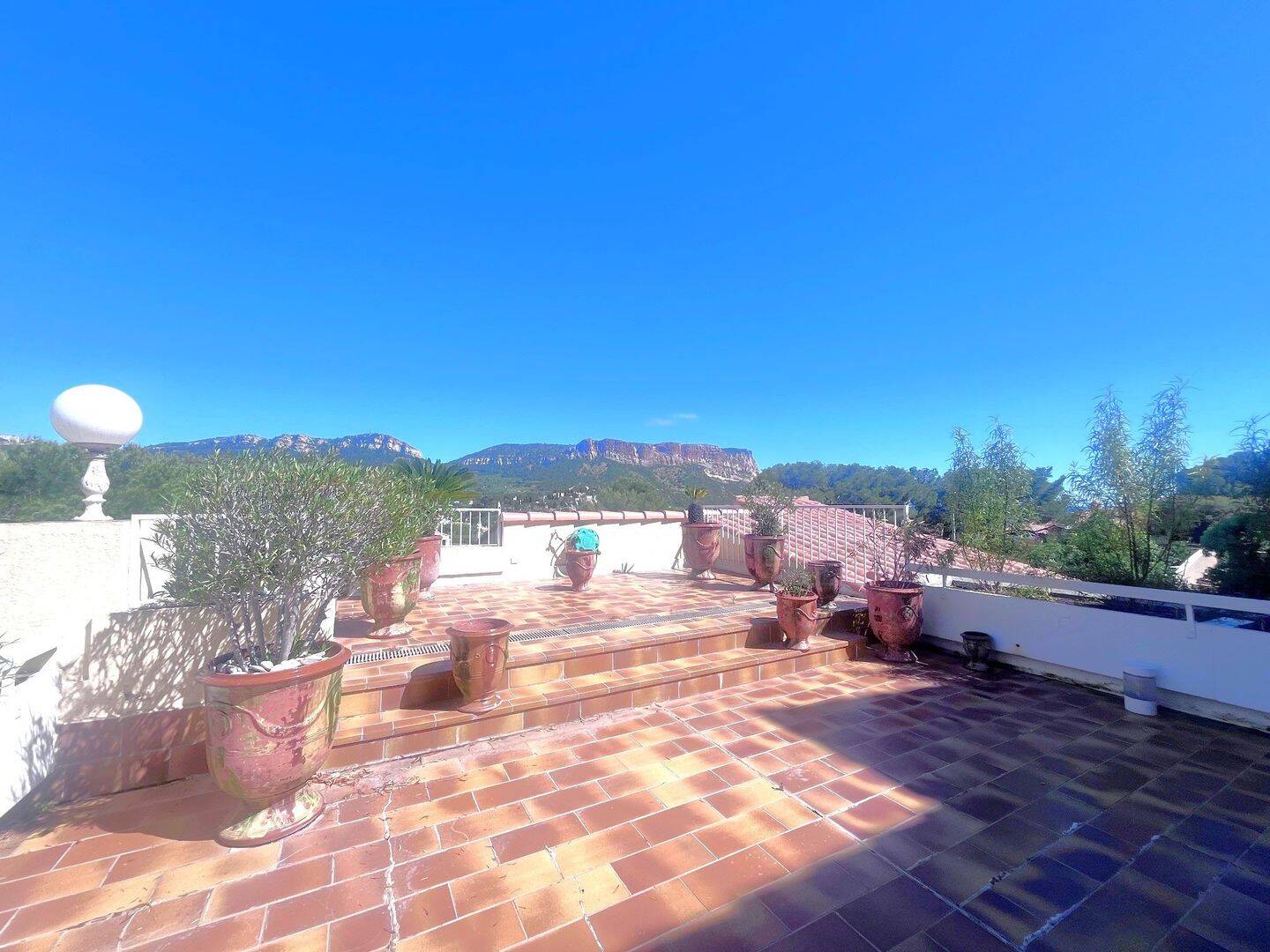 Appartement 4 pièces 144 m² · à Cassis · 144,1 m² · 1 550 000 €