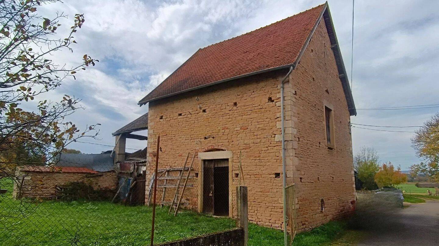 Maison 2 pièces 160 m² · à Nanton · 160 m² · 60 000 €