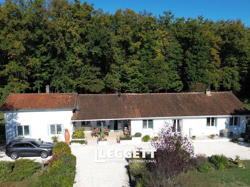 Maison 8 pièces 202 m² · à Édon · 202 m² · 370 000 €