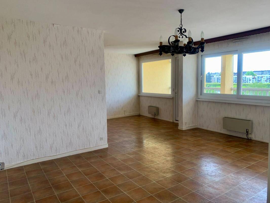 Appartement 4 pièces 86 m² · à Montceau-les-Mines · 86 m² · 76 000 €
